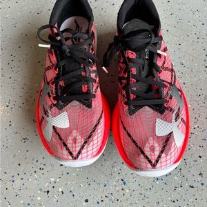 Worn once under armour flow velociti elite shoe- size men’s 8.5/womens 10.
